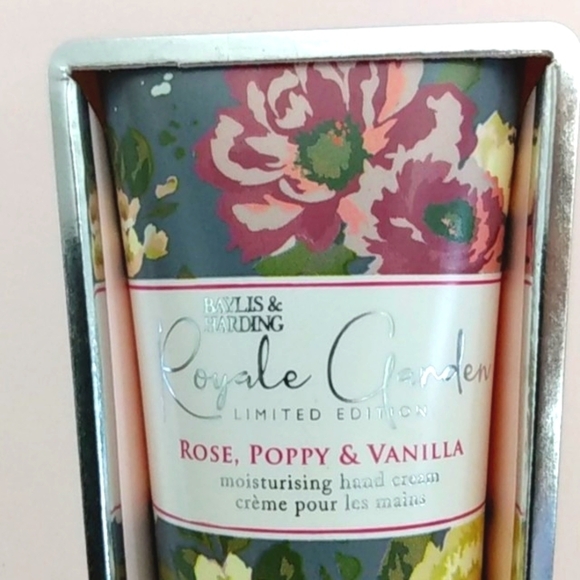 BAYLIS & HARDING ROYALE GARDEN LIMITED EDITION HAND CREAM LOTION 3-PC SET NWT - Picture 4 of 9